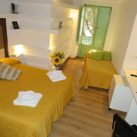 Del Centro Storico 3* Салерно