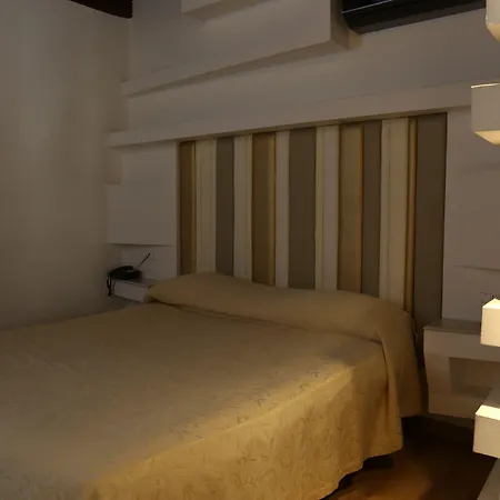 호텔 Del Centro Storico 3*